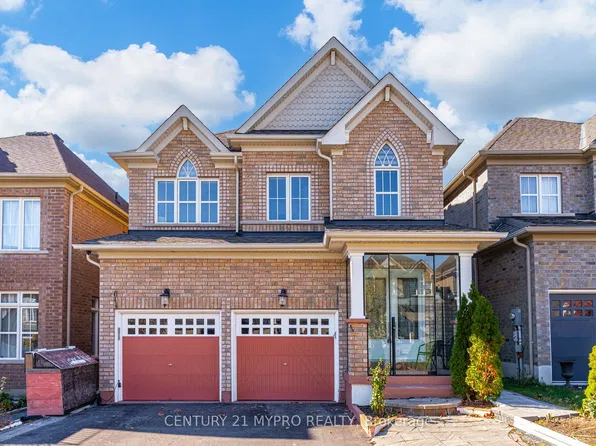 13 Manor Glen Cres, East Gwillimbury, ON L0G 1M0