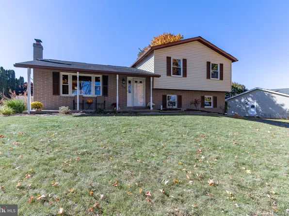 206 Creekside Dr, State College, PA 16801