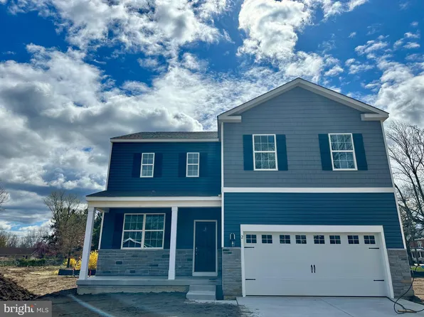 2 Arena Ct, Hammonton, NJ 08037