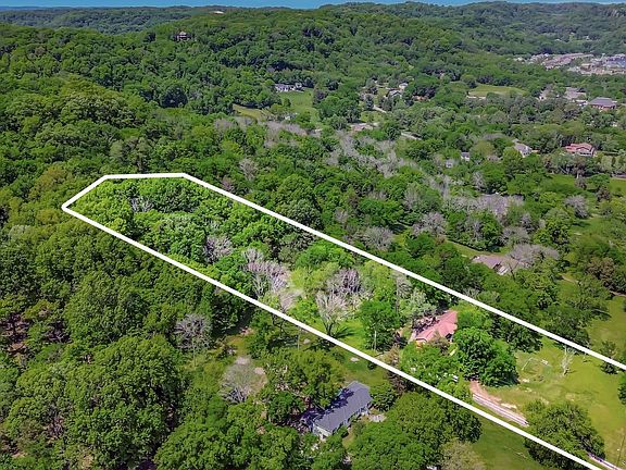 3rd image of 483 Franklin Rd