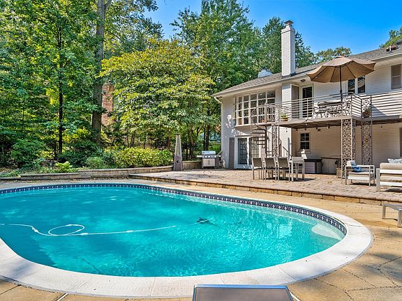 3rd image of 9011 Stoneleigh Ct