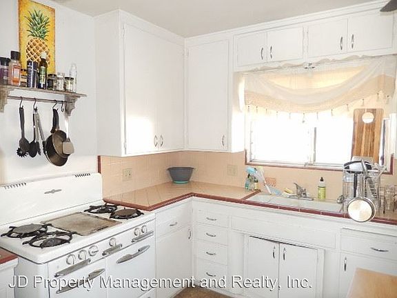 4th image of 3064 Ivy St