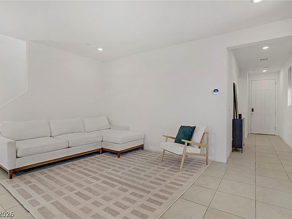 5th image of 5692 Tinar St