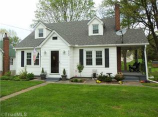 623 E Main St, Pilot Mountain, NC 27041