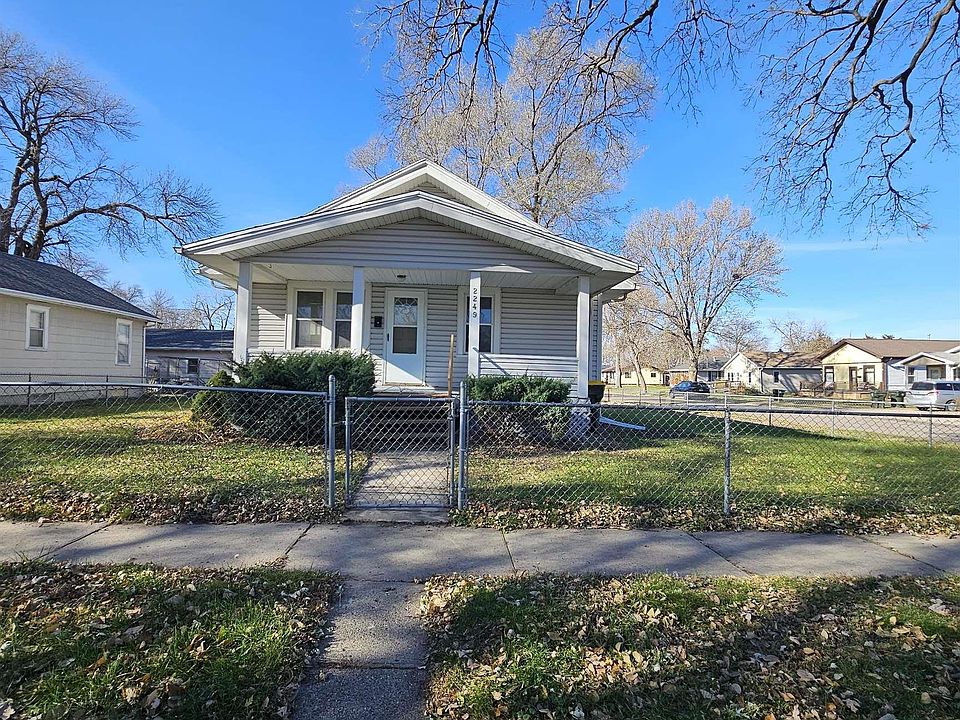 1st image of 2249 Roosevelt St