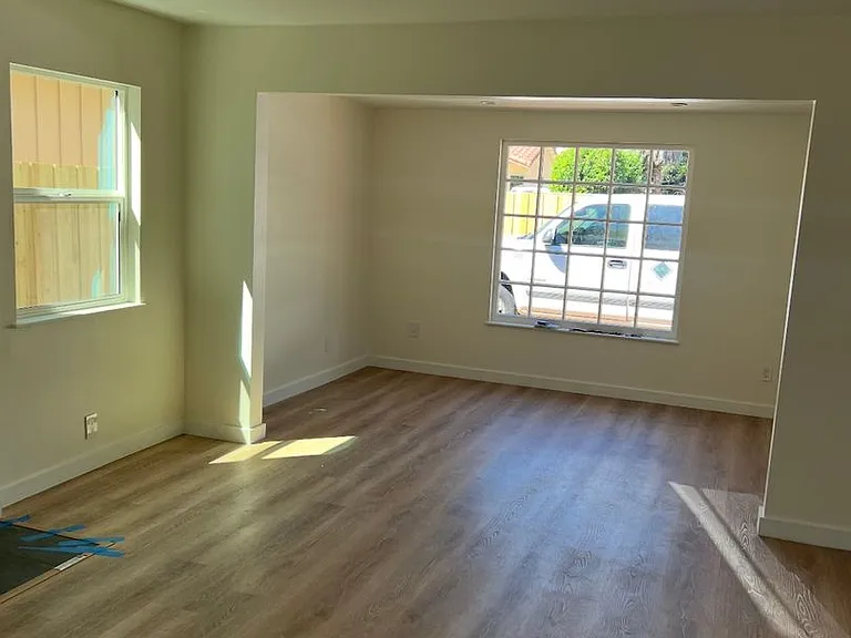 256 N Alvarado St — Photo 4