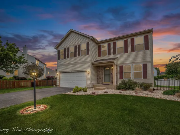 815 Willow St, Kirkland, IL 60146