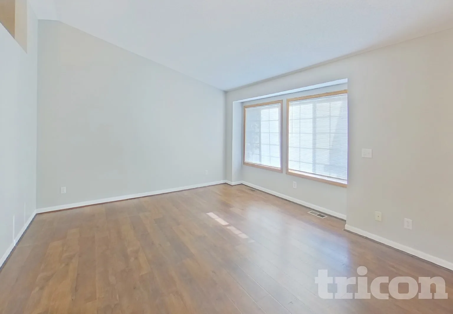 357 Parkview Lane S Maplewood MN — Photo 2