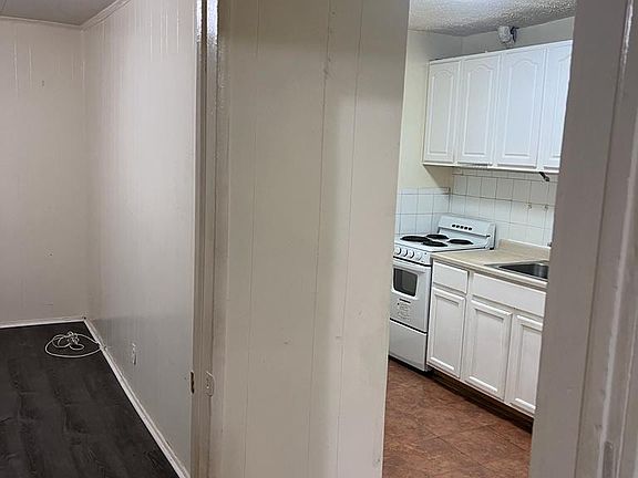 5th image of 1351 E 92nd St