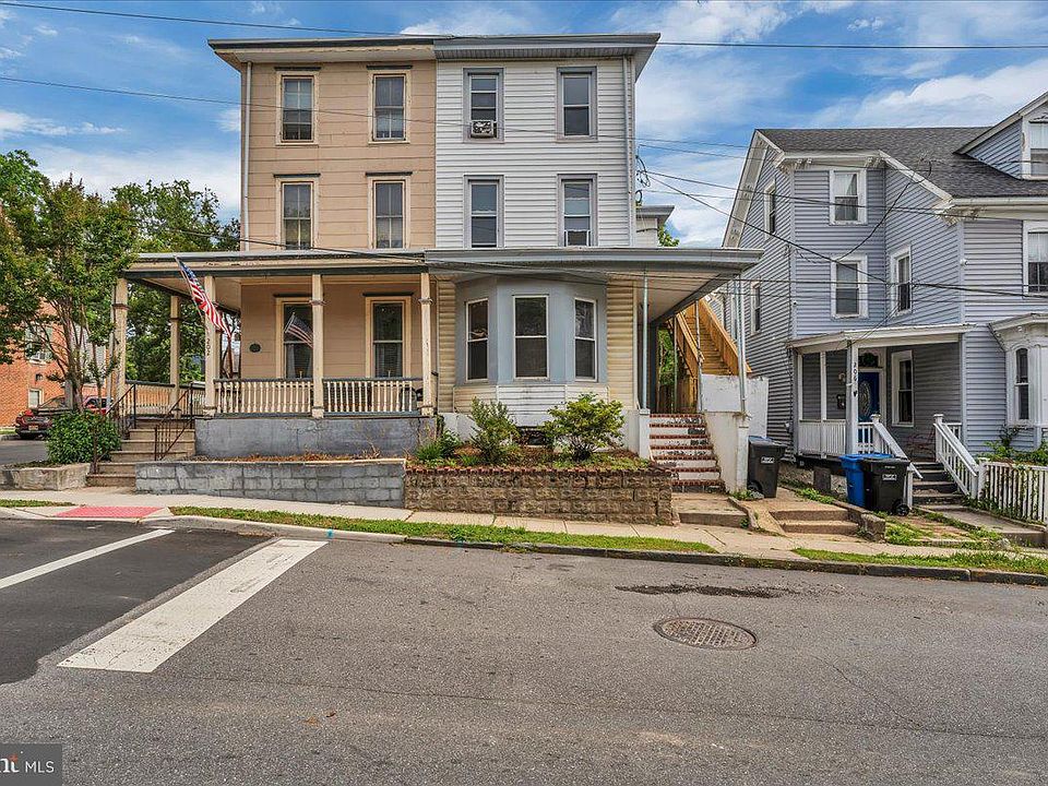 1st image of 204 Hunter St