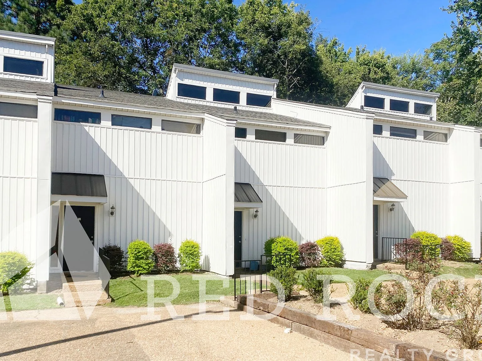 College Square Apartments - Columbus, MS — Photo 1