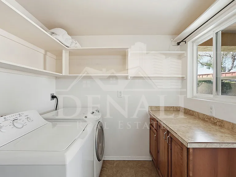 5654 W Mountain View Rd — Photo 28