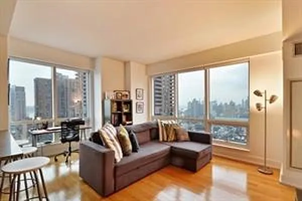 Rented by Corcoran | media 26