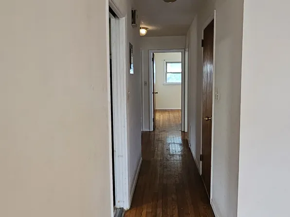 502 Avenue East image 6 of 28