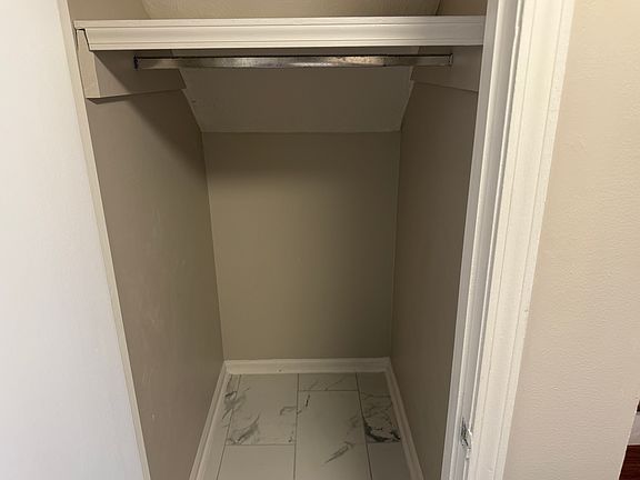 5th image of 2726 Penwood Pl