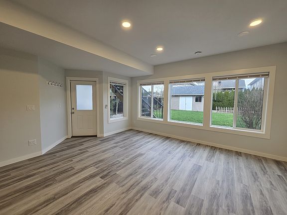 2nd image of 10282 Kent Rd