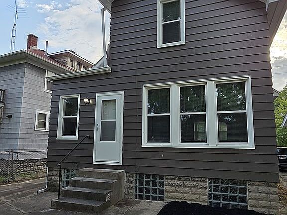 3rd image of 1606 McDonough St
