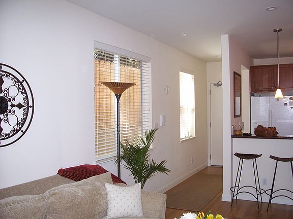 3rd image of 521 Tewksbury Ave