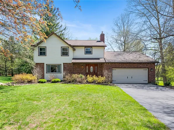 14 Ellie Ct, Lancaster, NY 14086