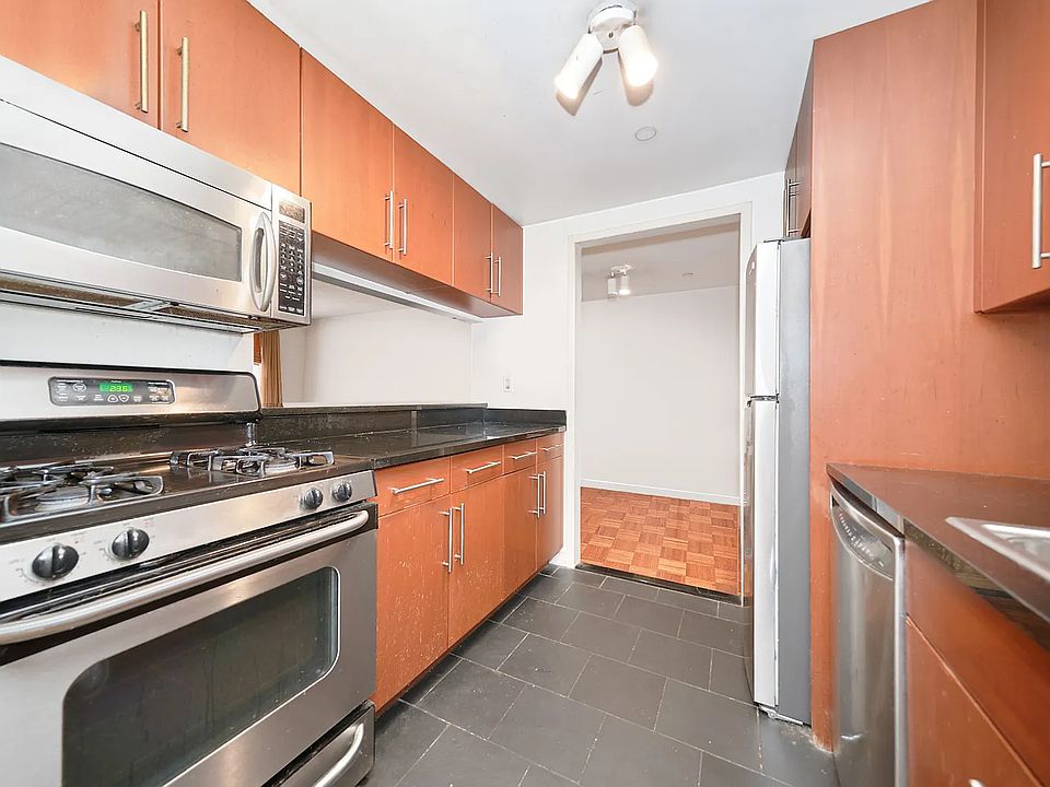 1st image of 300 W 135th St APT 4L
