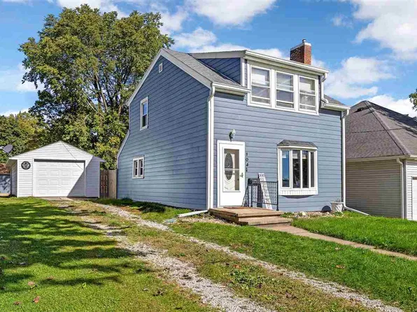 104 E Washington St, Norway, IA 52318