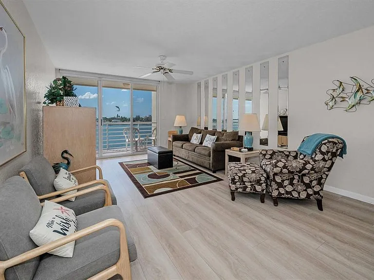 6085 Bahia Del Mar Cir #467 — Photo 10