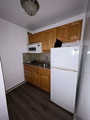 3rd image of 3620 Parsons Blvd APT 4G