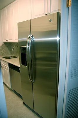 Rented by Michael K Namm Associates | media 32