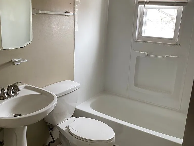 4046-4048 Halsey Pl — Photo 16