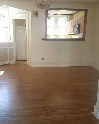 2nd image of 1928 Penfield St