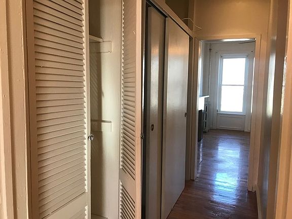 3rd image of 833 Putnam Ave APT 2