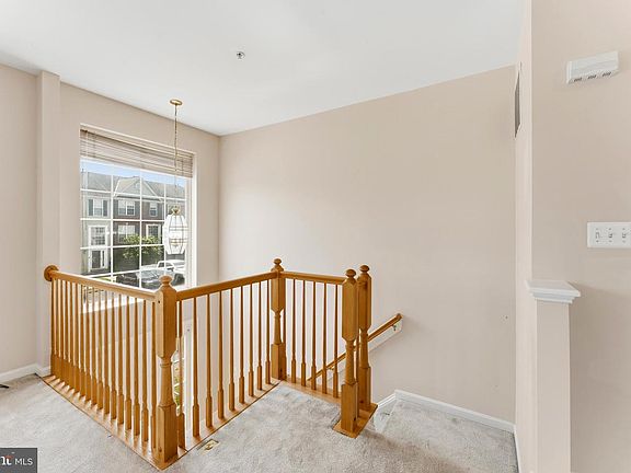 5th image of 218 Harpers Way