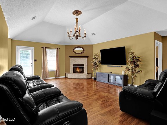 4th image of 5623 W Avalon Dr