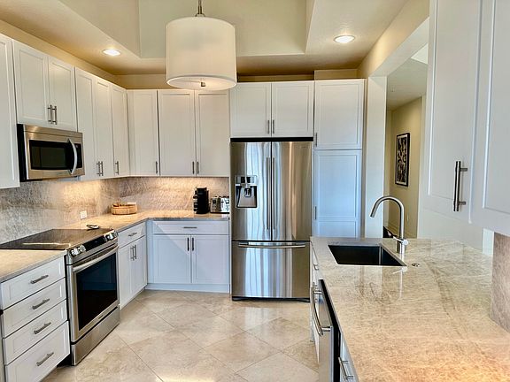 3rd image of 701 S Olive Avenue #1501