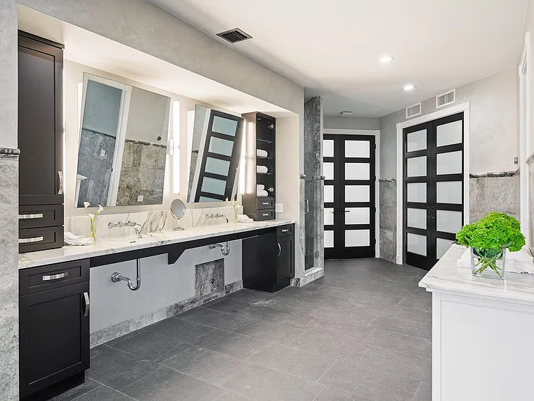 10270 SW 58th St — Photo 33