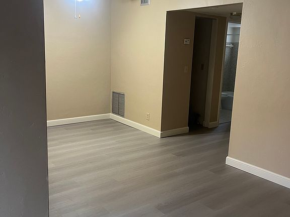 3rd image of 2521 Cleveland St #1
