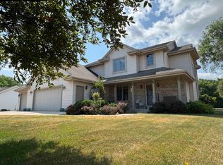 642 E Waterford Dr, Beloit, WI 53511