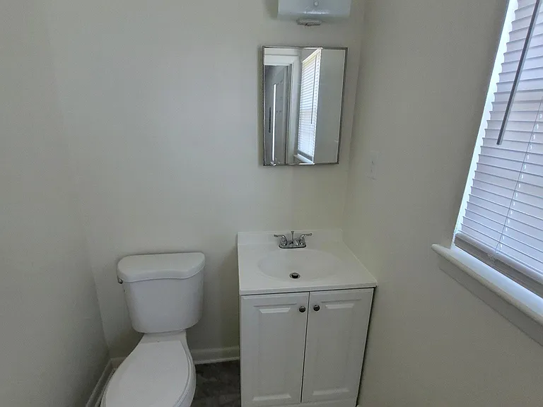 8554 Executive Dr — Photo 10