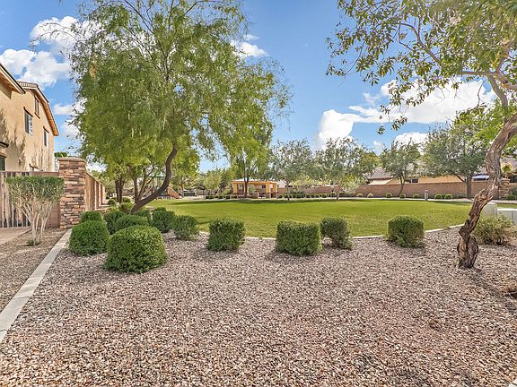 3rd image of 2509 E Carob Dr