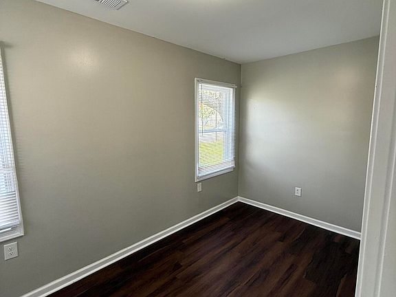 5th image of 2338 W Madison St