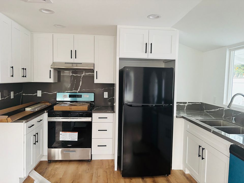 1st image of 2331 Nutwood Ave #1