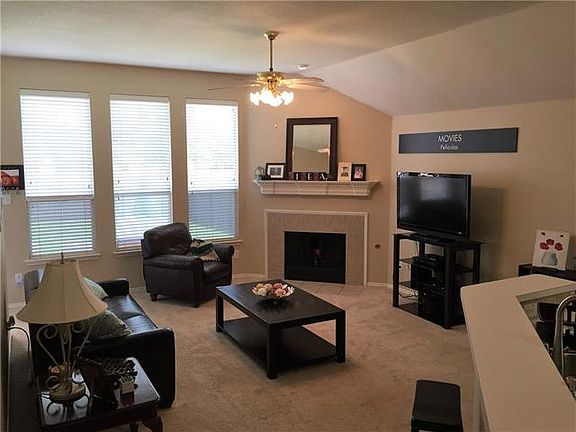 3rd image of 5812 Hidden Pine Ln