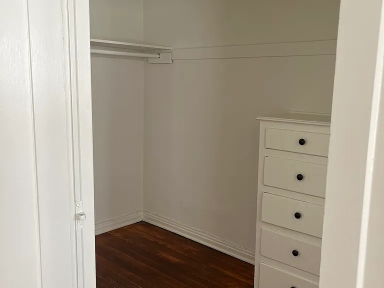 554 S Hobart Blvd #307 — Photo 9