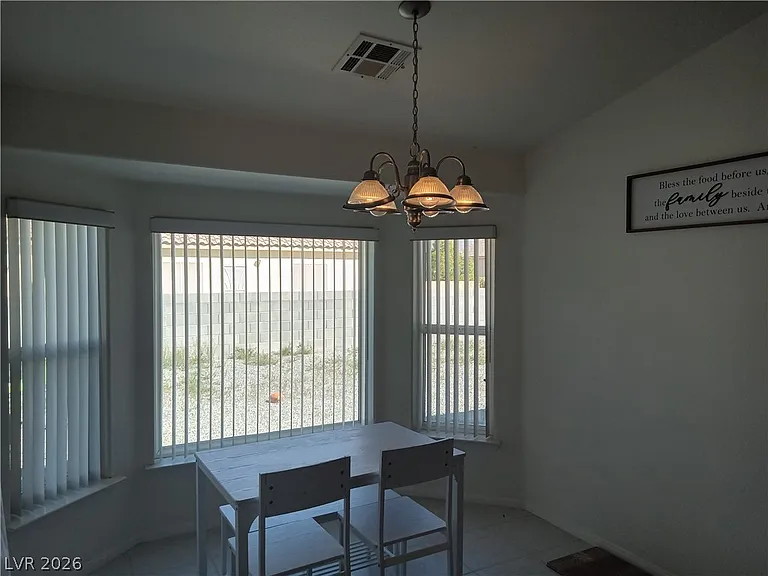 546 Elsie Ln — Photo 8