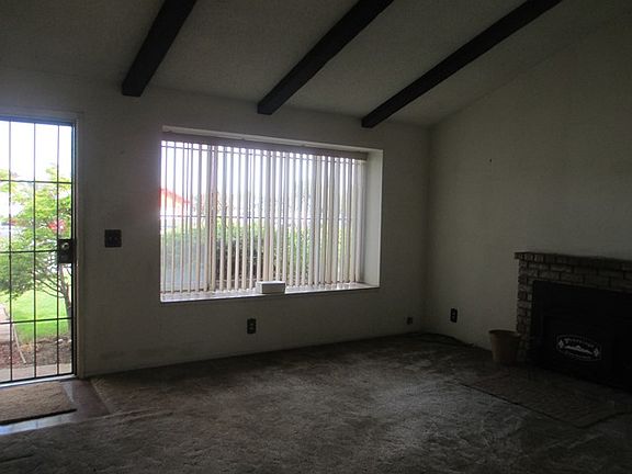 3rd image of 117 Gold Hill Way