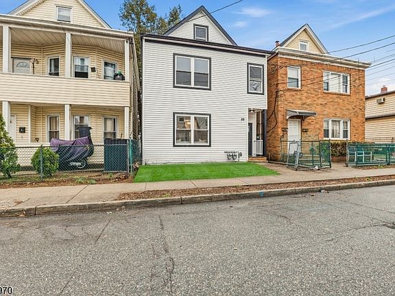 4th image of 87 Semel Ave