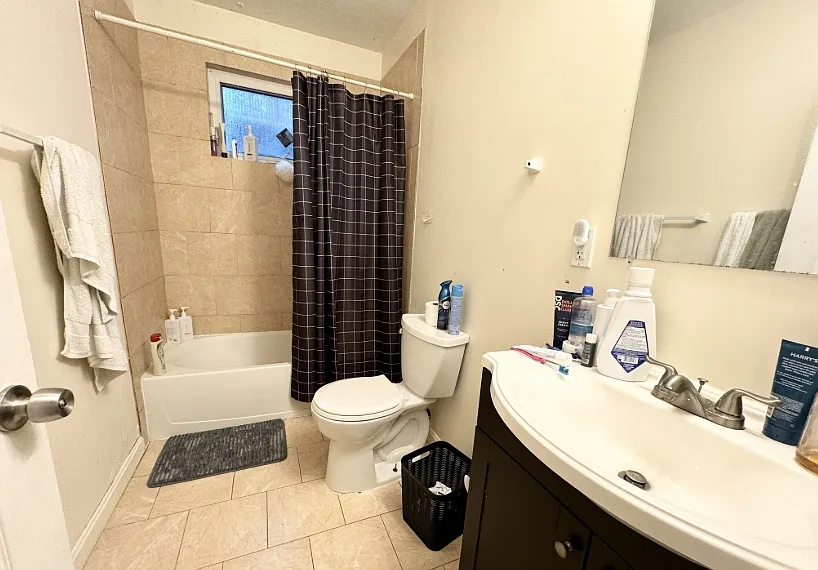 4 bed, 1.5 bath, 1000 sqft, $4,875 — Photo 4