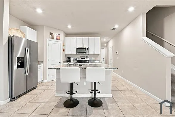 3 bed, 1840 sqft, $2,800 — Photo 3