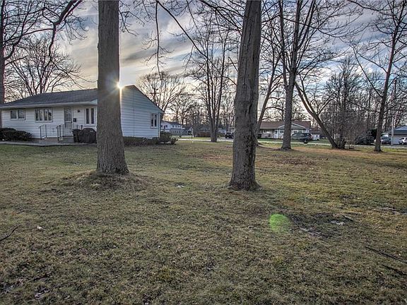 4th image of 18 Lerczak Dr