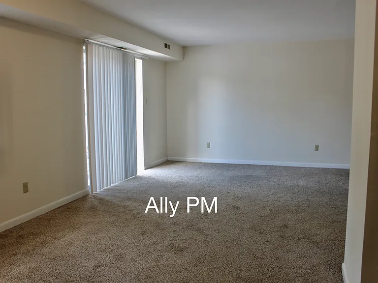 545 Burgoyne Rd #11-1 — Photo 12